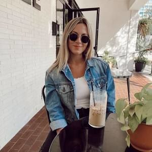 Meet your Posher, Holly